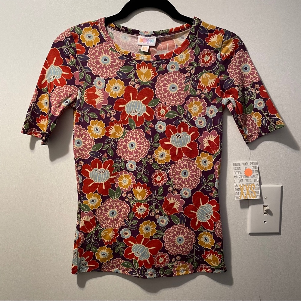 LuLaRoe Gigi Top